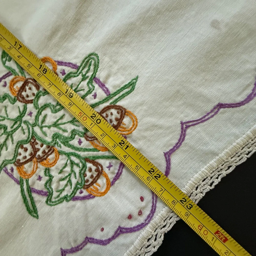 Vintage Hand Embroidered Acorn Oak Leaf Linens Table Runner Napkin Set Cream